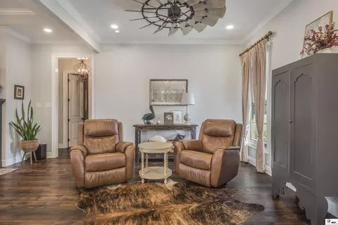 Living - 209 Cotton Trce, Monroe, LA 71201 photo 2 of 2