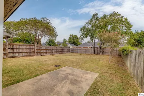 Exterior - 1908 Bienville Dr, Monroe, LA 71201 photo 4 of 7