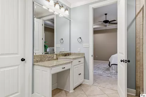 Bath - 1908 Bienville Dr, Monroe, LA 71201 photo 3 of 5
