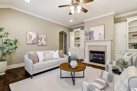 Living - 1908 Bienville Dr, Monroe, LA 71201 photo 3 of 3