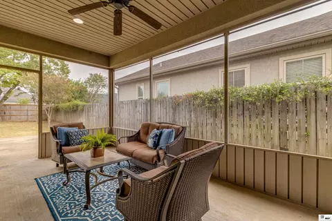 Exterior - 1908 Bienville Dr, Monroe, LA 71201 photo 2 of 7