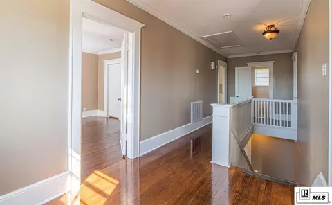 Entry Way - 511 Bres Ave, Monroe, LA 71201 photo 5 of 5