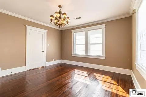 Living - 511 Bres Ave, Monroe, LA 71201 photo 7 of 9