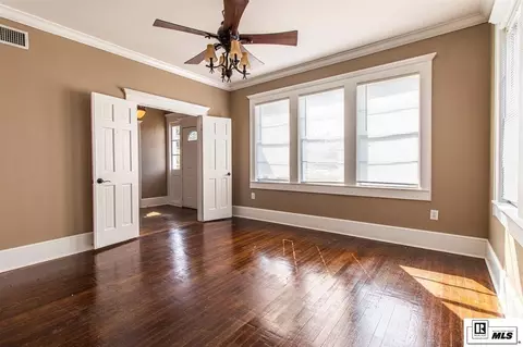 Living - 511 Bres Ave, Monroe, LA 71201 photo 5 of 9