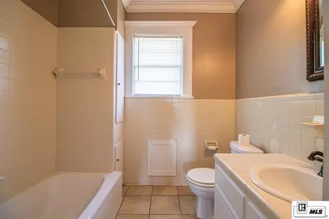 Bath - 511 Bres Ave, Monroe, LA 71201 photo 1 of 1