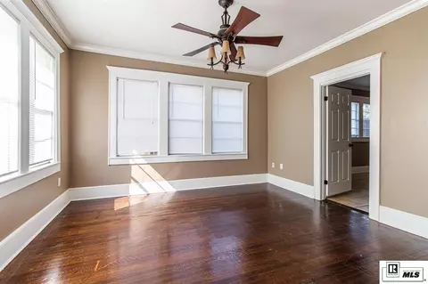 Living - 511 Bres Ave, Monroe, LA 71201 photo 4 of 9