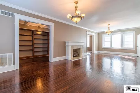 Living - 511 Bres Ave, Monroe, LA 71201 photo 2 of 9