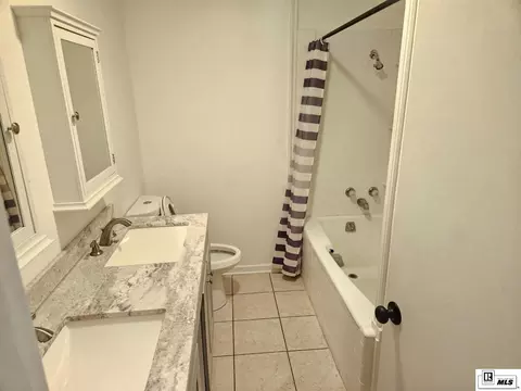 Bath - 307 Ingleside Dr, Monroe, LA 71203 photo 2 of 2