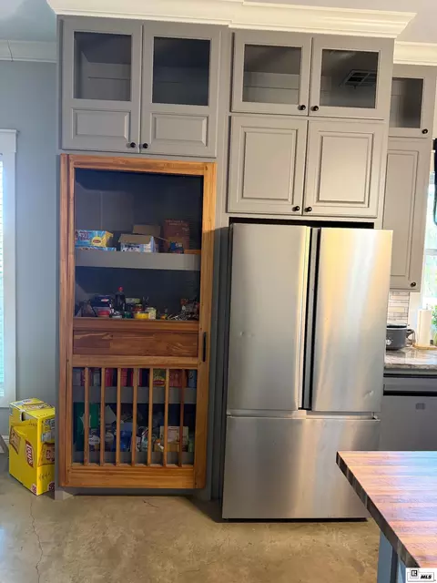 Kitchen - 719 Caples Rd, West Monroe, LA 71292 photo 3 of 4