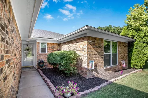 2208 Gresham Drive Amarillo Tx 79110-3204 Dr, Amarillo, TX 79110 photo 1