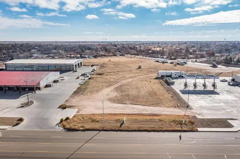 2410 Perryton Parkway Pampa Tx 79065 Pkwy, Pampa, TX 79065