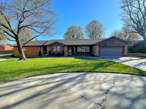 1919 Eton Drive Perryton Tx 79070 Dr, Perryton, TX 79070