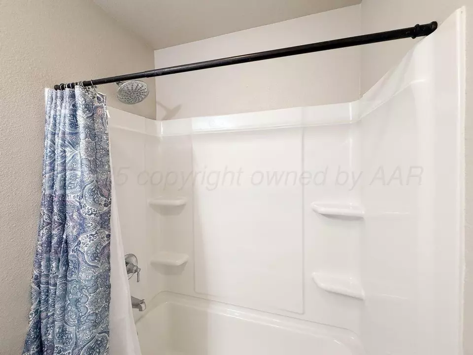 Bath - 5012 Locker Street Amarillo Tx 79118-0044 St, Amarillo, TX 79118 photo 5 of 5