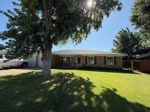 2604 Comanche Trail Pampa Tx 79065 Trl, Pampa, TX 79065