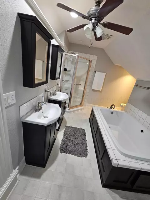Bath - 409 Franklin Avenue Panhandle Tx 79068-1892 Ave, Panhandle, TX 79068 photo 5 of 8