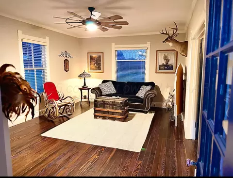 Living - 409 Franklin Avenue Panhandle Tx 79068-1892 Ave, Panhandle, TX 79068 photo 2 of 6