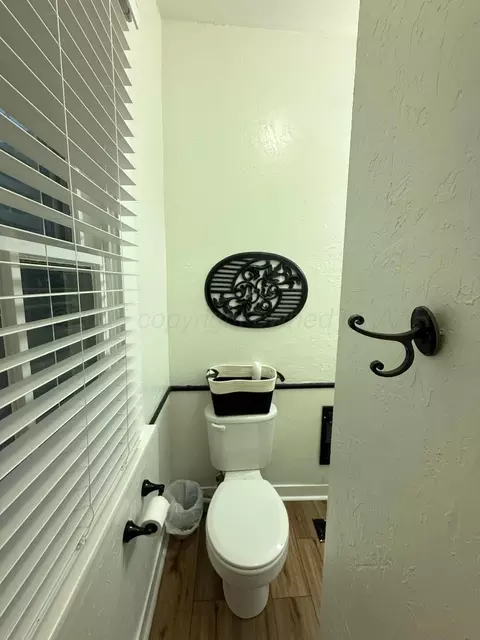 Bath - 409 Franklin Avenue Panhandle Tx 79068-1892 Ave, Panhandle, TX 79068 photo 4 of 8