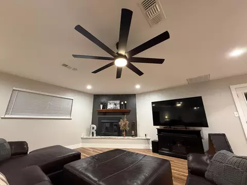 Living - 409 Franklin Avenue Panhandle Tx 79068-1892 Ave, Panhandle, TX 79068 photo 6 of 6