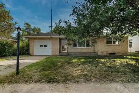 704 N Lowry Street Pampa Tx 79065 St, Pampa, TX 79065