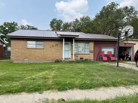 1910 Drake Drive Perryton Tx 79070 Dr, Perryton, TX 79070