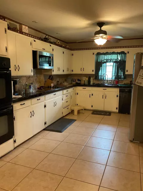 Kitchen - 1401 Maple Panhandle Tx 79068, Panhandle, TX 79068 photo 1 of 3