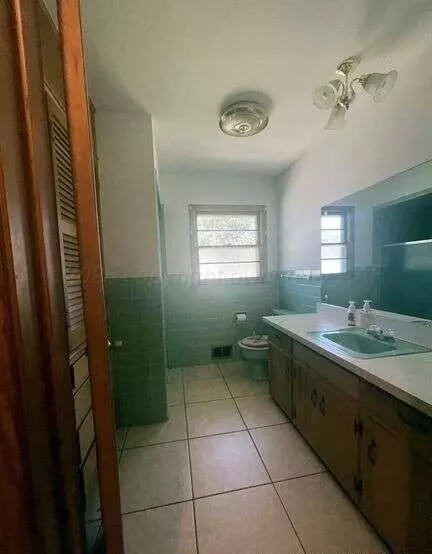 Bath - 1401 Maple Panhandle Tx 79068, Panhandle, TX 79068 photo 7 of 7