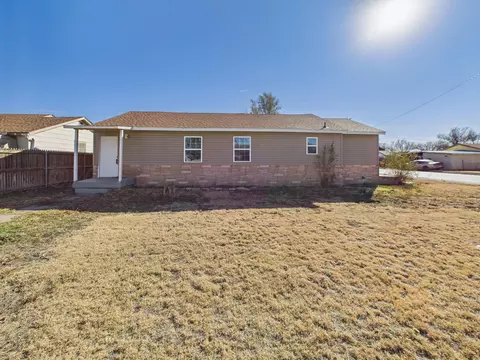 1100 E Kingsmill Avenue Pampa Tx 79065 Ave, Pampa, TX 79065