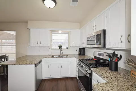 Kitchen - 1116 Trinchera Drive Amarillo Tx 79110 Dr, Amarillo, TX 79110 photo 2 of 2