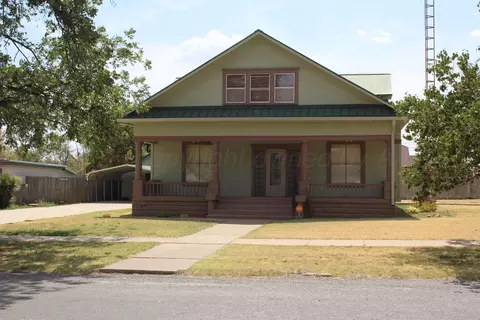 311 Jackson Avenue Hereford Tx 79045 Ave, Hereford, TX 79045