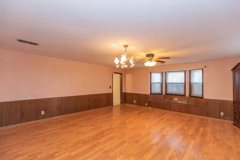 Living - 1221 E Studebaker Avenue Amarillo Tx 79108-5335 Ave, Amarillo, TX 79108 photo 4 of 6