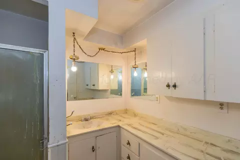 Bath - 1221 E Studebaker Avenue Amarillo Tx 79108-5335 Ave, Amarillo, TX 79108 photo 3 of 5