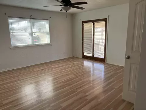 Living - 13 Glenbrook Drive Borger Tx 79007 Dr, Borger, TX 79007 photo 3 of 4