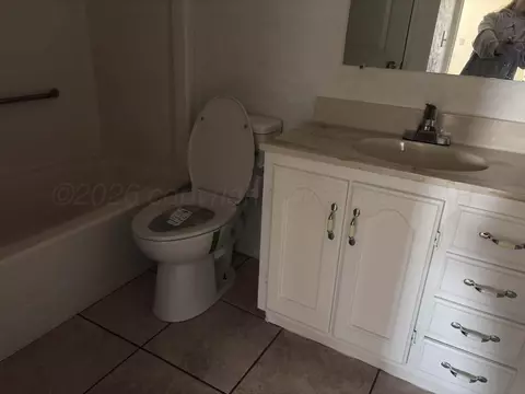 Bath - 13 Glenbrook Drive Borger Tx 79007 Dr, Borger, TX 79007 photo 2 of 3