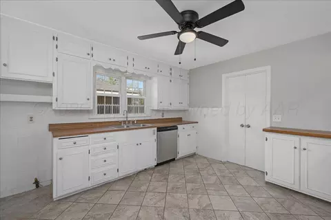 Kitchen - 2404 Juniper Drive Amarillo Tx 79109 Dr, Amarillo, TX 79109 photo 2 of 4