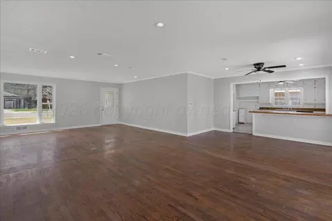 Living - 2404 Juniper Drive Amarillo Tx 79109 Dr, Amarillo, TX 79109 photo 3 of 8