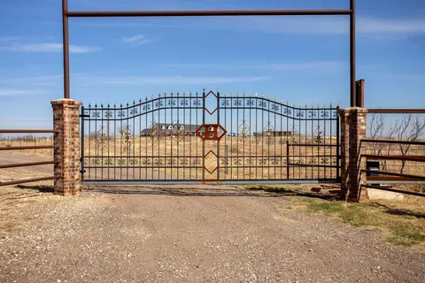 1800 S Park Circle Amarillo Tx 79108-4945 Cir, Amarillo, TX 79108