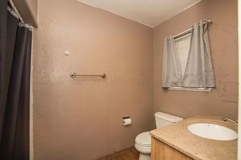 Bath - 4309 S Ong Street Amarillo Tx 79110-2039 St, Amarillo, TX 79110 photo 1 of 2