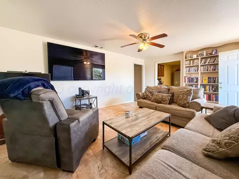 Living - 505 N Cedar Street Borger Tx 79007 St, Borger, TX 79007 photo 1 of 2