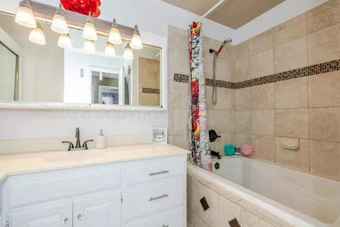 Bath - 8010 Claret Street Amarillo Tx 79110-4778 St, Amarillo, TX 79110 photo 3 of 4