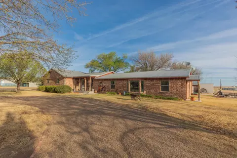 712 W 1st Street Claude Tx 79019 St, Claude, TX 79019