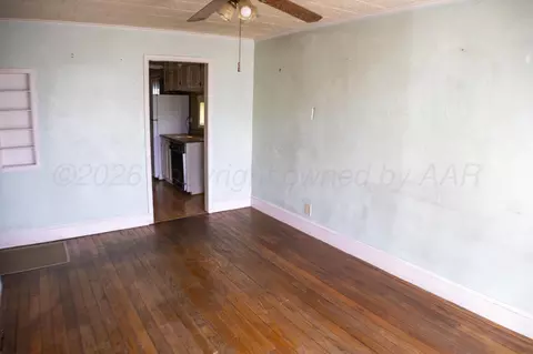 Living - 206 Maple Street Borger Tx 79007 St, Borger, TX 79007 photo 1 of 4