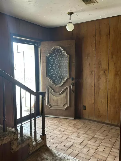 Entry Way - 102 Willow Street Lipscomb Tx 79056 St, Lipscomb, TX 79056 photo 1 of 2