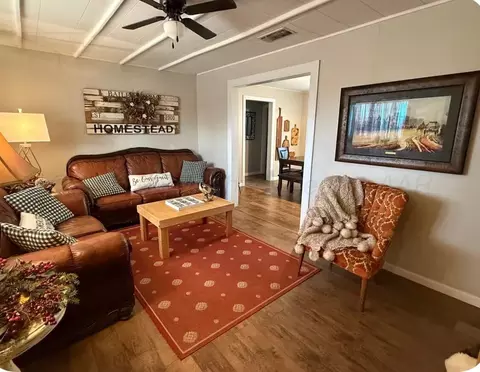Living - 1310 Davis Street Borger Tx 79007 St, Borger, TX 79007 photo 2 of 5