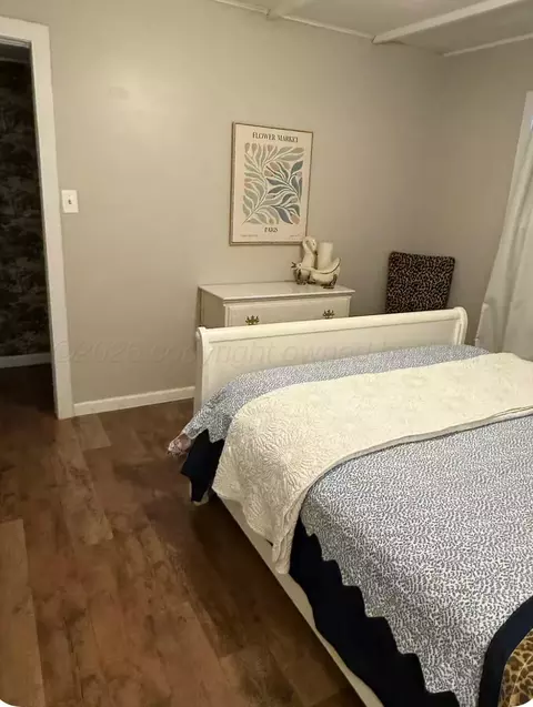 Bedroom - 1310 Davis Street Borger Tx 79007 St, Borger, TX 79007 photo 2 of 10