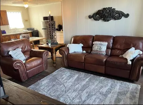 Living - 1310 Davis Street Borger Tx 79007 St, Borger, TX 79007 photo 4 of 5