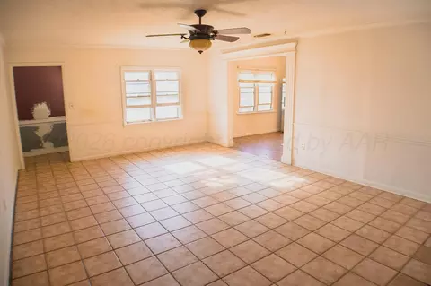 Living - 4203 S Bonham Street Amarillo Tx 79110-1813 St, Amarillo, TX 79110 photo 3 of 5
