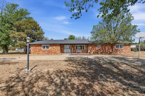 700 W Cleveland Street Dimmitt Tx 79027 St, Dimmitt, TX 79027