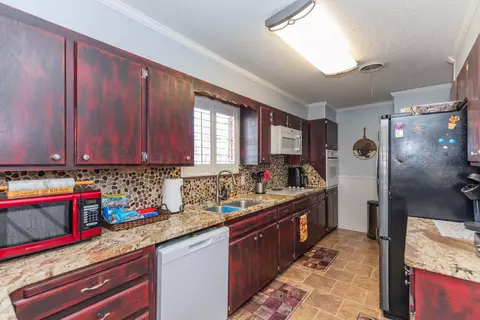 Kitchen - 4800 S Austin Street Amarillo Tx 79110 St, Amarillo, TX 79110 photo 1 of 3