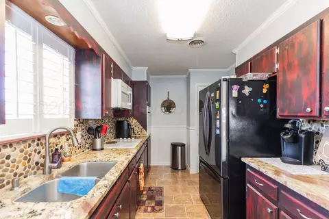 Kitchen - 4800 S Austin Street Amarillo Tx 79110 St, Amarillo, TX 79110 photo 2 of 3
