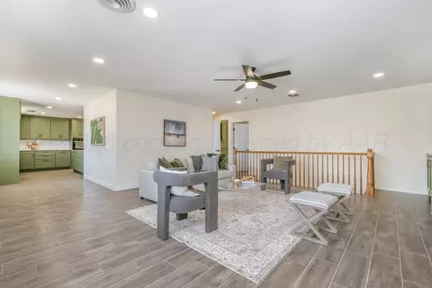 Living - 2006 Borger Street Plainview Tx 79072 St, Plainview, TX 79072 photo 2 of 4